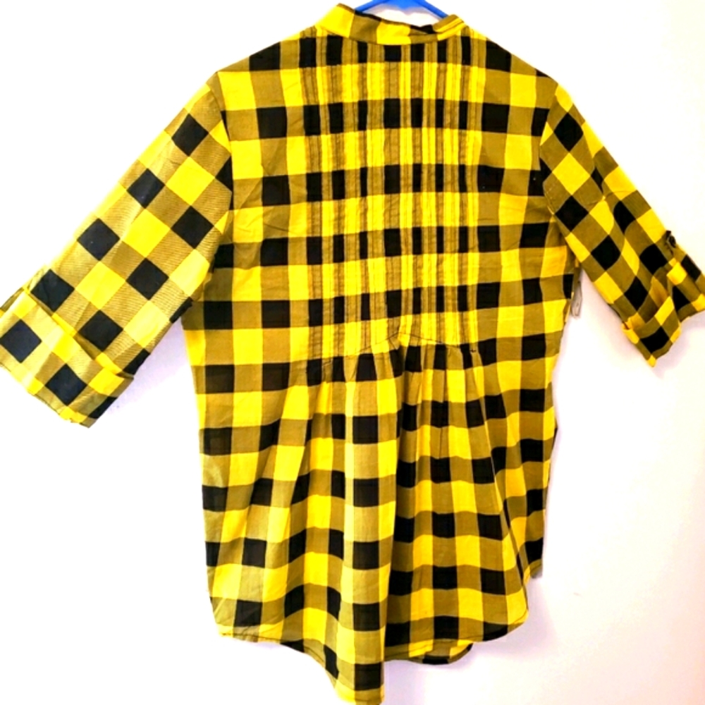 Miley Cyrus large black/yellow checked cotton 3/4 sleeve button up front. 237 - Picture 2 of 4